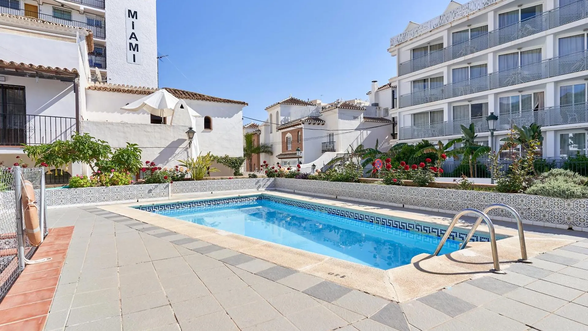 Villa Charming Townhouse In Nueva Nerja