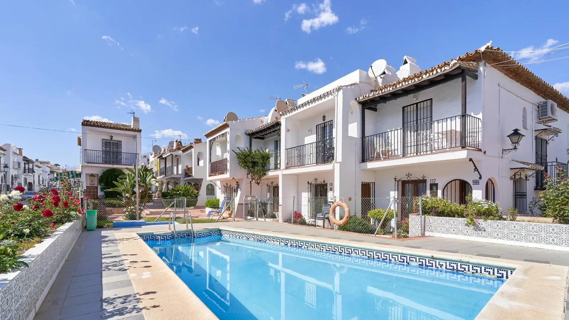 Villa Charming Townhouse In Nueva Nerja