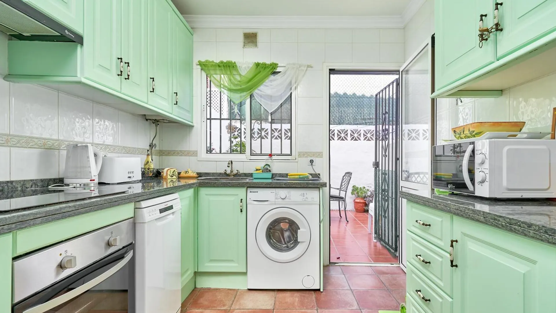 Villa Charming Townhouse In Nueva Nerja Spanien